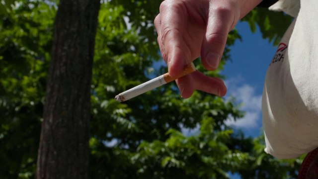 J'en suis à 30 cigarettes par jour, c'est énorme : Deux fumeurs sur trois souhaitent arrêter de fumer selon une étude de Santé publique France