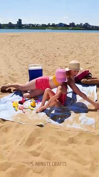 ☀️ PARENTING IN SUMMER JUST GOT EASIER! Genius Hacks Ahead 🧠🍧 #parentinghacks #lifehacks #summer