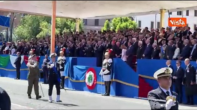 2 Giugno, le bandiere di Nato e Ue sfilano alla parata ai Fori Imperiali