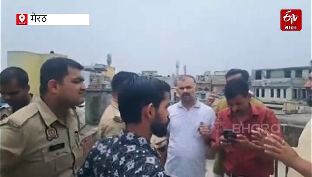 मेरठ में लगातार 5 धमाके, घर की छत उड़ी, दो घायल, पटाखे बनाते और बेचते थे