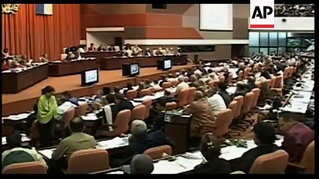 El presidente Raúl Castro pronuncia un discurso en la Asamblea Nacional de Cuba