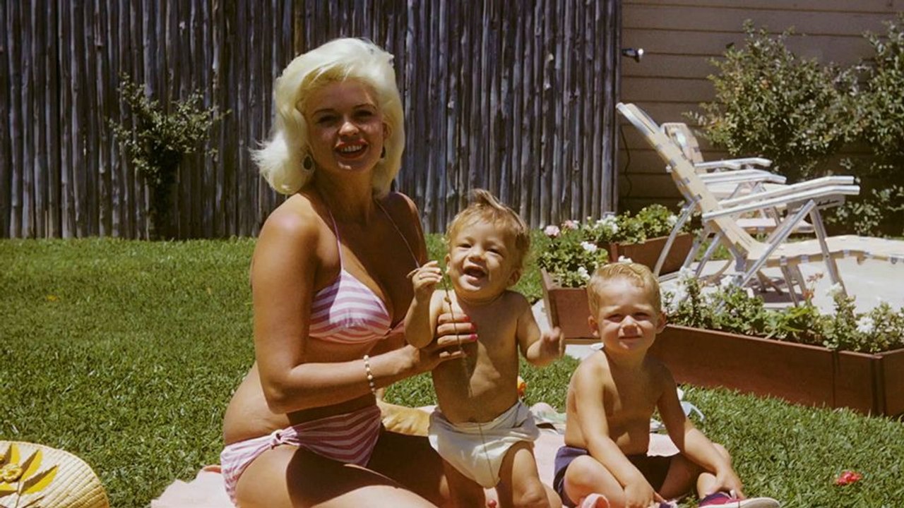 My Mom Jayne: A Film by Mariska Hargitay Trailer OV