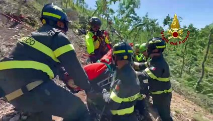 Norcia, si ribaltano col trattore: due feriti gravi. Arrivano gli elicotteri in soccorso