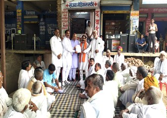 बोरिंग खुदाई के विरोध में सिलीसेढ़ तिराहे पर छठे दिन भी ग्रामीणों का धरना जारी