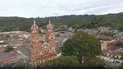 Grupo armado usó una escuela como trinchera durante combates en Amalfi, Antioquia