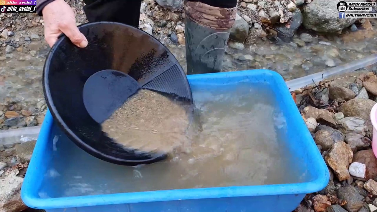 There Is A Lot Of Gold In This River. Gold Prospecting in Rivers and Streams.