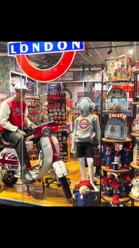 London Walk 2025 - Central London Walking Tour - 4K HDR London City Walk #unitedkingdom #londonwalk #londonwalks #londonwalkingtour #4kquality #londoncity #londoncitylife #fyp