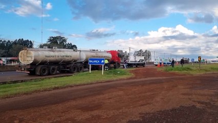 Acidente entre carreta e caminhão guincho é registrado em Cascavel