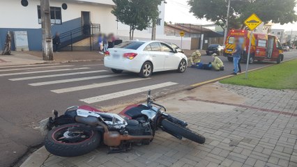 Mulher sofre fratura na perna após acidente na Rua Presidente Juscelino Kubitschek em Cascavel