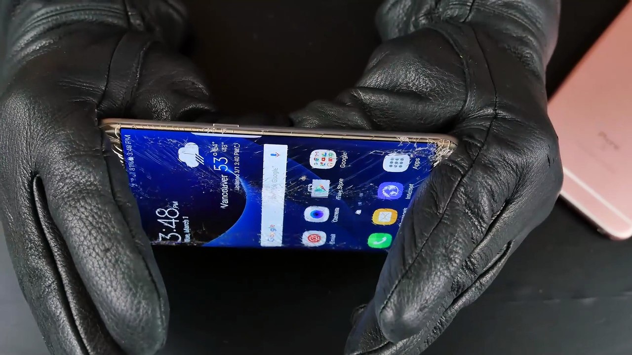 Samsung Galaxy S7 Edge Bend Test vs iPhone 6S Plus!