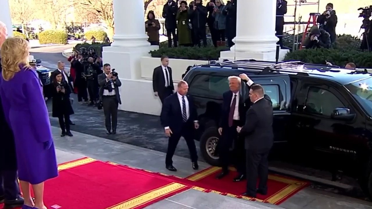 Trump Inauguration (Lip Reading) 😂