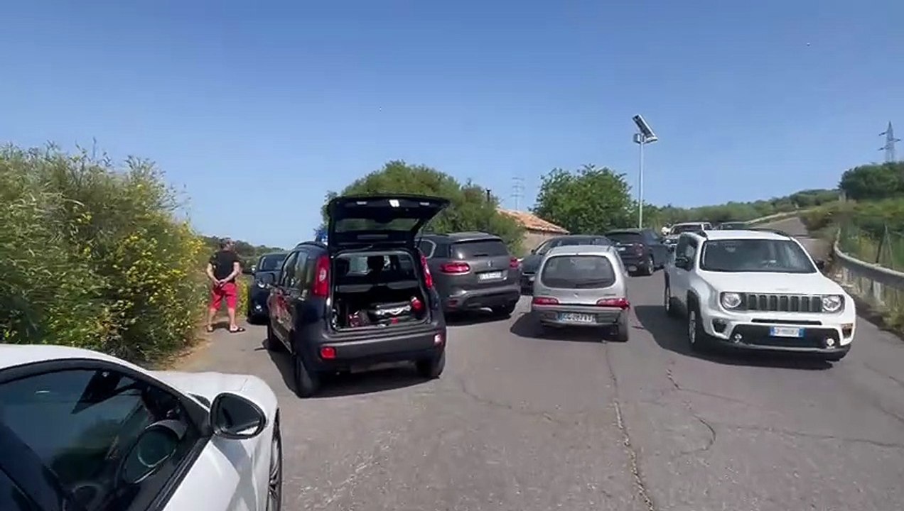 Omicidio a Pace del Mela, trovato il cadavere di un uomo con un foro alla nuca in una strada che costeggia la A20