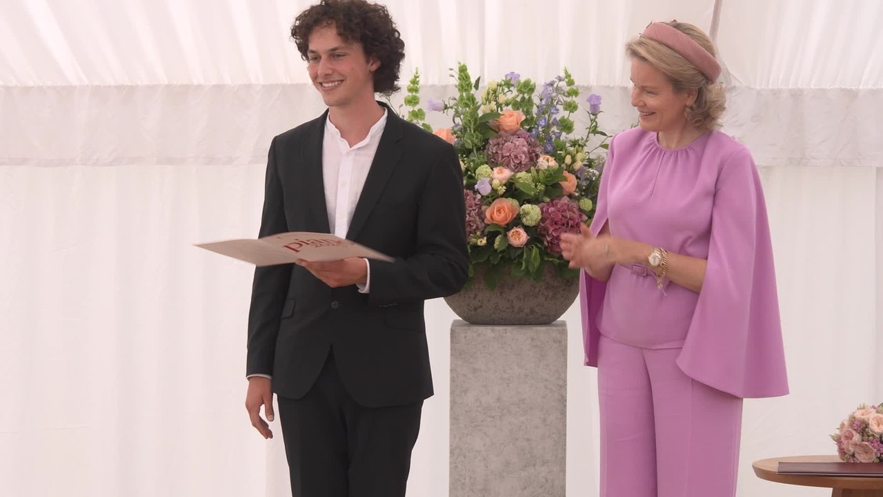 La Reine Mathilde remet les prix aux lauréats du Concours Reine Elisabeth