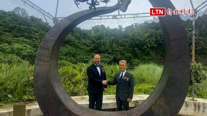 紀念登陸台灣250週年 歐洲冒險家班紐夫斯基雕塑南方澳揭幕