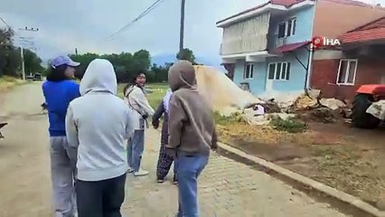 KAZA YAPAN TURİSTLERİ EVİNDE AĞIRLADI