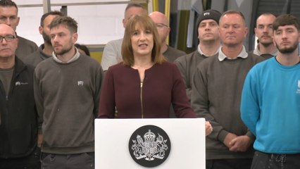 Rachel Reeves takes aim at Nigel Farage's economic policy: 'Same experiment as Liz Truss!'