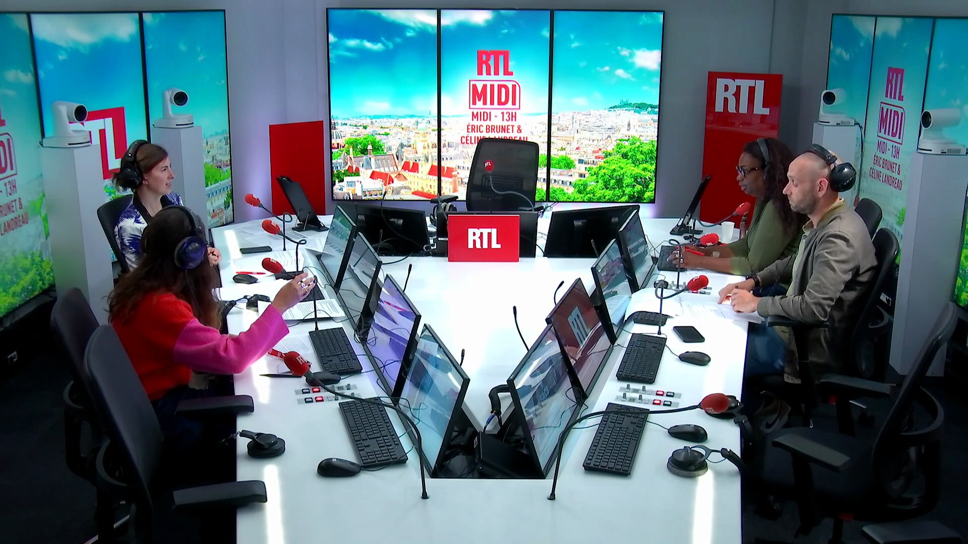 Banyoda onanizm bilan shugullanadigan ayolning fotosurati