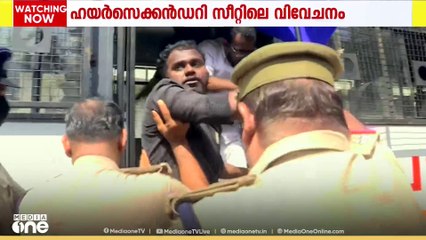 പ്ലസ് വൺ സീറ്റ് പ്രതസന്ധി; റോഡ് ഉപരോധിച്ച് ഫ്രറ്റേണിറ്റി മൂവ്മെന്റ്