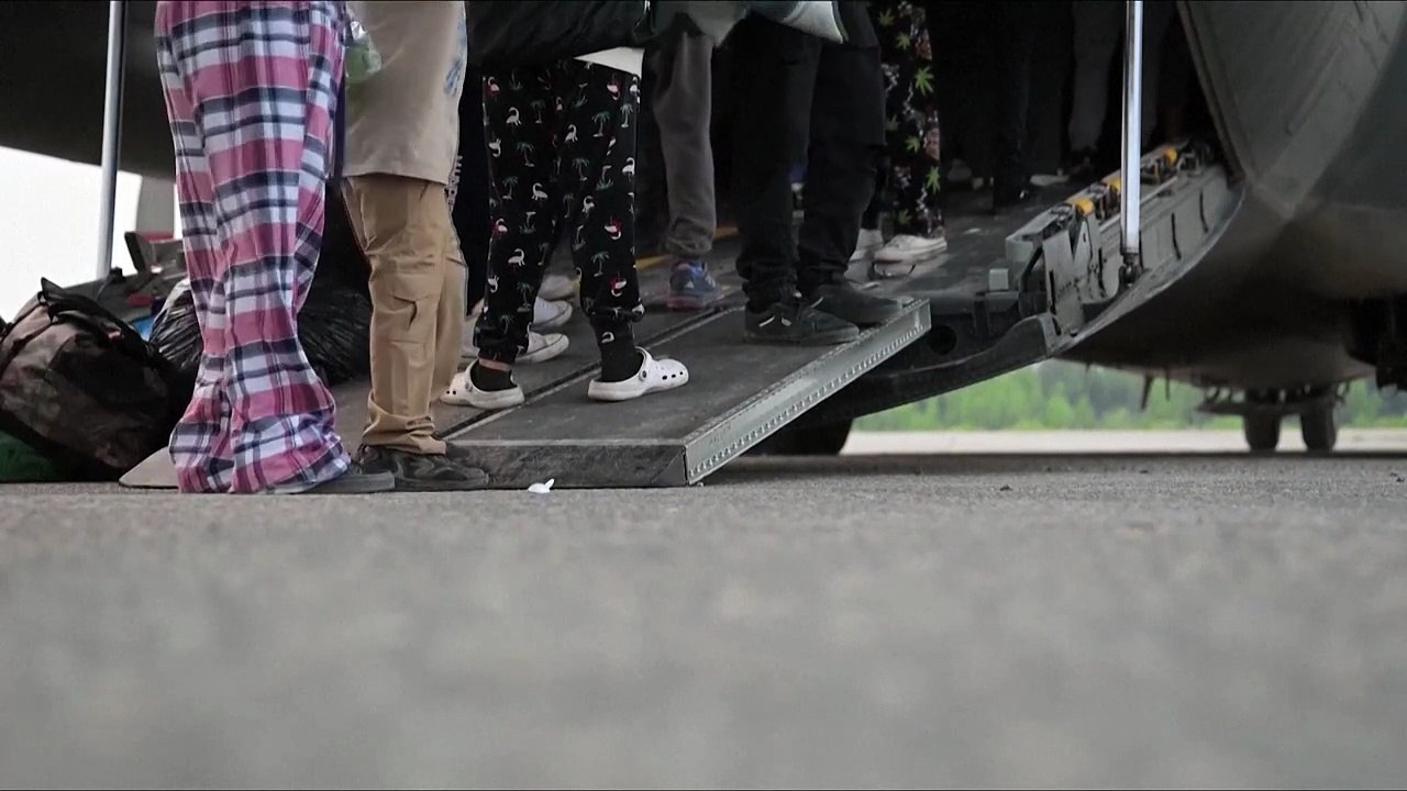 Cientos de incendios forestales avanzan en Canadá, su humo llega a EEUU y Europa