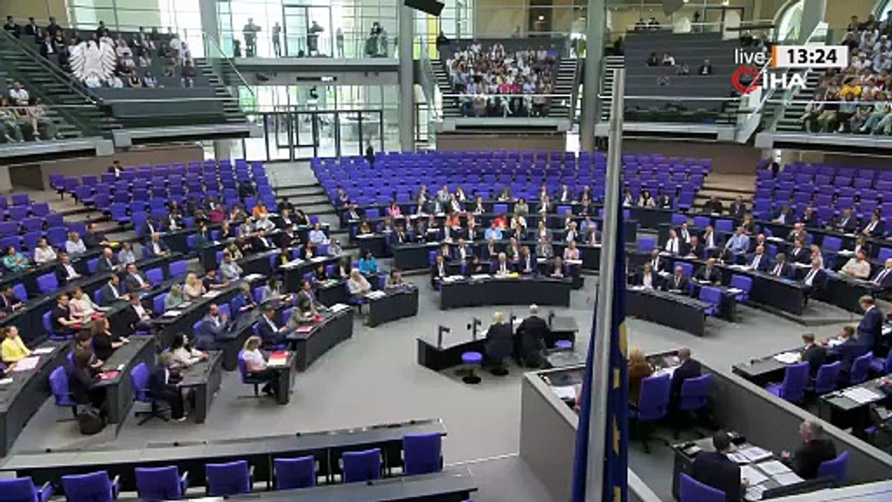 Alın size düşünce özgürlüğü Batı seviciler! Alman Meclisi'nde peş peşe skandallar: Türk Milletvekili dışarı atıldı