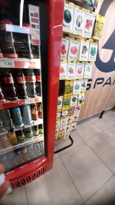 Cuanto vale un Refresco en #españa #curiosidades #vlog #cocacola #precio #venezuela #bebida