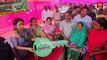 कल्पना का अंदाज: हंसते - हंसते महिलाओं को किया प्रोत्साहित, बच्चियों की थपथपायी पीठ, बाबूलाल पर जब पूछा सवाल तो जोड़ लिए हाथ