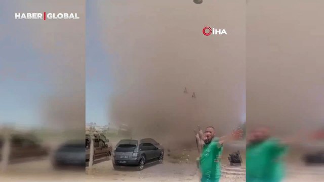 Bursa'da hortum paniği kamerada: Bir anda geldi tozu dumana kattı
