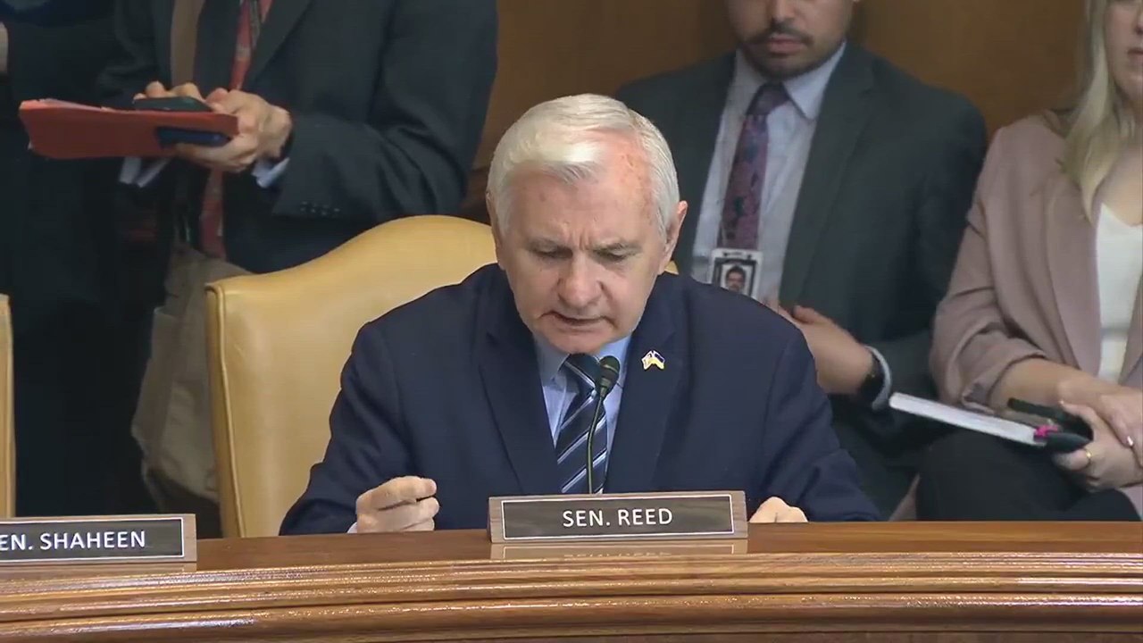 Senator Reed Takes Aim at Lutnick’s Role in $100K+ Commerce Contract Scrutiny