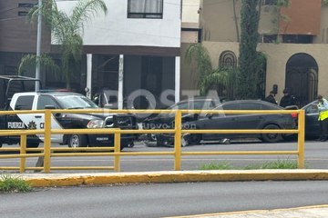 Fuerza Civil detiene 3 personas tras persecución al poniente de Monterrey