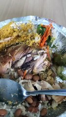 Aluno denuncia caco de vidro em almoço no campus da Uece em Fortaleza