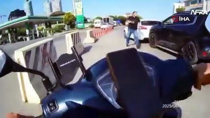 İstanbul trafiğinde 2 magandanın kavgasında hamile kadın arada kaldı!