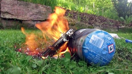 iPhone 3GS Crash Test EXTREME Destruction !