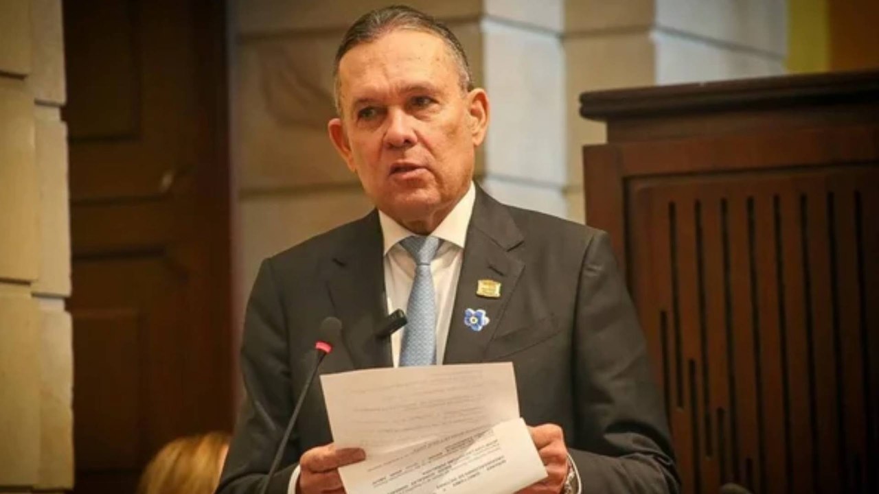 Presidente del Congreso, Efraín Cepeda, alertó a la ONU y la OEA posible ruptura del orden constitucional en Colombia