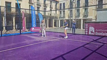 La Plaza Mayor se transforma en una gran pista de pádel para celebrar el II Día del Deporte