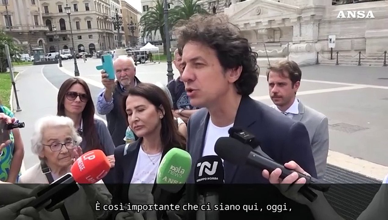 "Legalizzare eutanasia", Ass. Coscioni deposita proposta legge