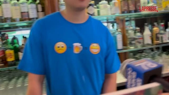 Il barista sul compagno della donna morta in un incendio a Milano: «È passato da qui verso l’una, ha preso una birra»