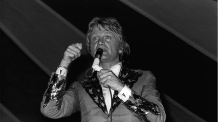 GALA VIDEO - Claude François autoritaire et colérique ? Agacé, son fils remet les pendules à l’heure