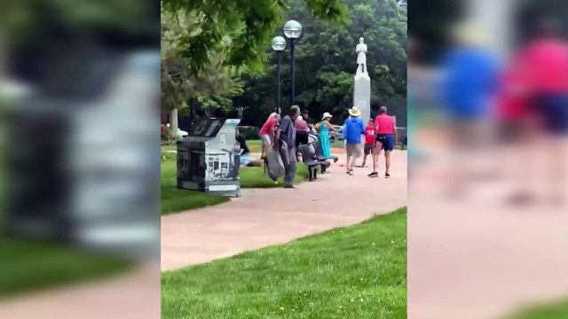 EEUU prohibirá la entrada de ciudadanos de unos doce países y limitará la de otros siete