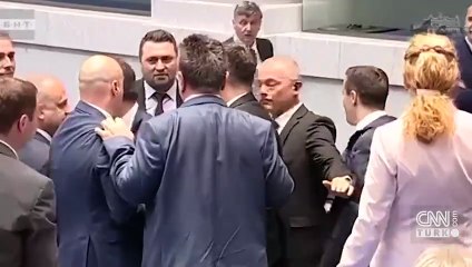 Bulgaristan Meclisi'nde euro kavgası