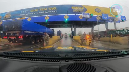 Falsa viatura da Polícia Científica carregada com 762 kg de maconha bate após perseguição 1