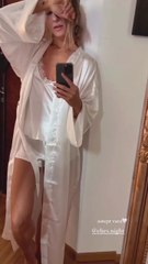 Flavia Mihasan - 15-17.05.2023 \Reels vechi (16.03), Alina.\Living,craci goi.Pe balcon,recl. Extravalerianic.\Cadouri.La oglindă,lenjerie,pijămăluţe,rochie-furou.Tudor,tiribomba.\Tudor,la 2 ani,petrecere aniversară (întârziată cu două zile).