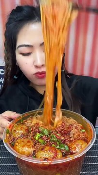 🤤Full cup of delicious spicy street food noodles fast eating challenge😍🤤😋 to participate in the challenge, read below @foodasmrss 💋Follow me for more challenges 🍱 @foodasmr