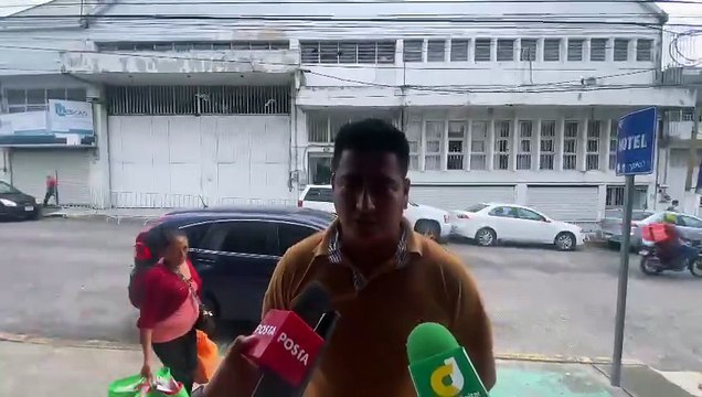 Afuera del OPLE de Clavijero en Xalapa 13 cómputos municipales esperaban inicio de recuentos