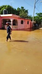 Residentes de Santo Domingo denuncian riesgo por fuga de agua en sector Agua Loca