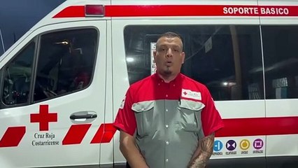ext-Autobús con 33 estudiantes choca con carro y se estrella contra casa en Cariari-050625