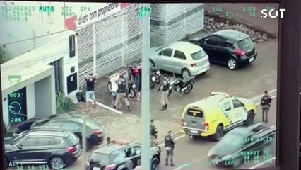 Helicóptero Falcão flagra suspeitos empurrando motos na BR-277 e ajuda na prisão de foragido