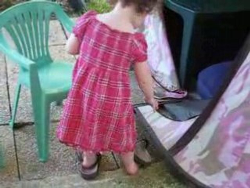 trop bien les chaussures de maman !!