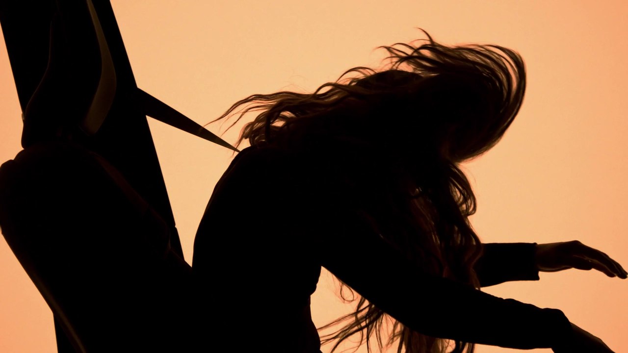 Weltweit erster multi-adaptiver Sicherheitsgurt debütiert im neuen Volvo EX60