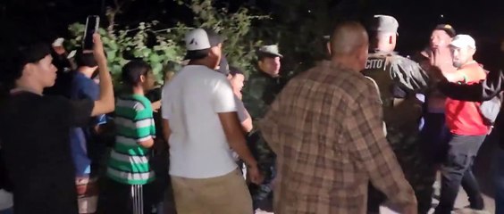 Habitantes de Cofradía, FM someten a militares y los amenazan