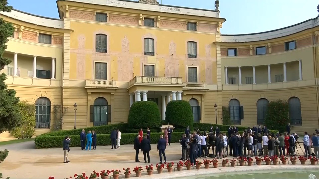 El Rey llega a la Conferencia de Presidentes y se hace una foto de familia